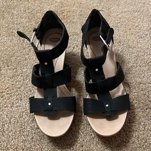 Dr. Scholl’s black wedges